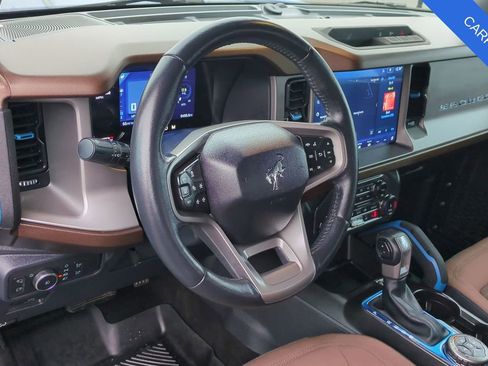 Used 2022 Ford Bronco Outer Banks image 2