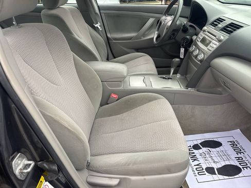 Used 2010 Toyota Camry LE FWD image 18