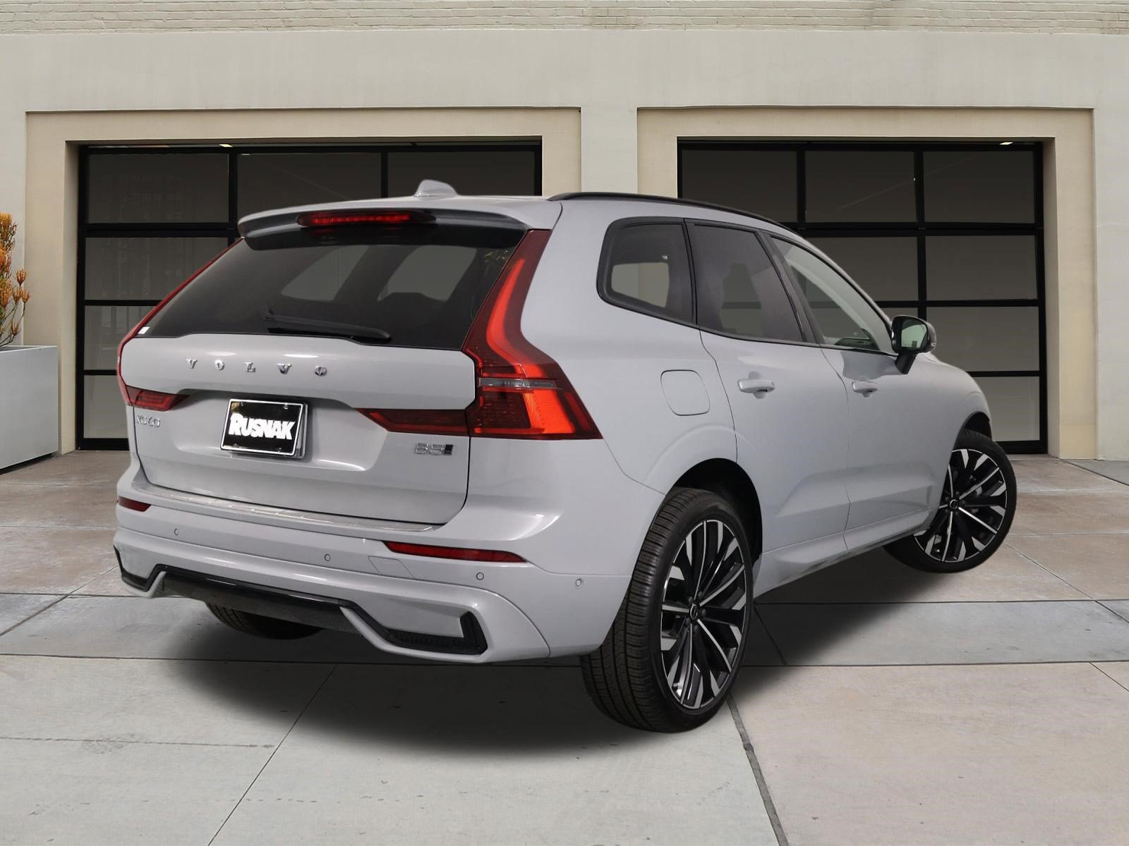 Used 2026 Volvo XC60 B5 Ultra w/ Protection Package Premier AWD/4WD image 4