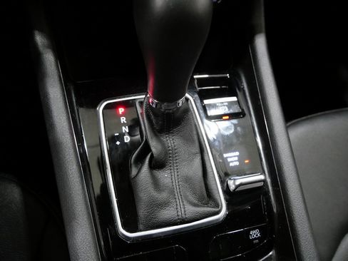 Used 2024 Jeep Compass Latitude image 23