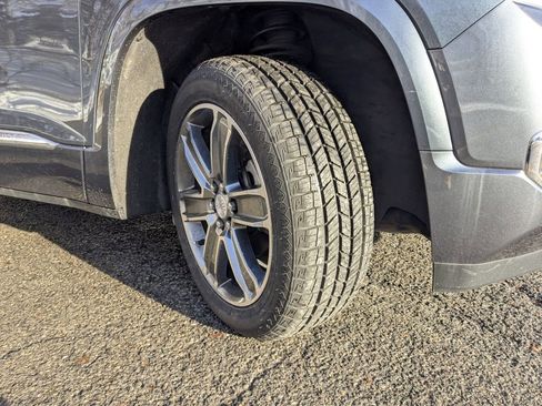 Used 2019 GMC Acadia Denali w/ Technology Package image 36