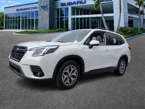 Used 2023 Subaru Forester Premium image 3