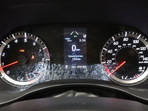 Used 2021 Toyota Highlander L image 27