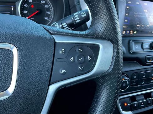 Used 2024 GMC Terrain SLE image 22