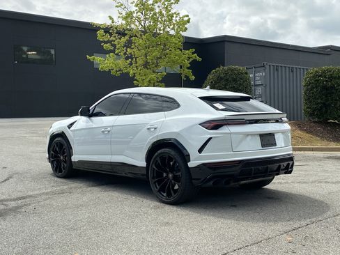 Used 2022 Lamborghini Urus image 13