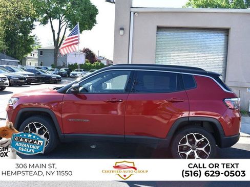 Used 2025 Jeep Compass Limited AWD/4WD image 5