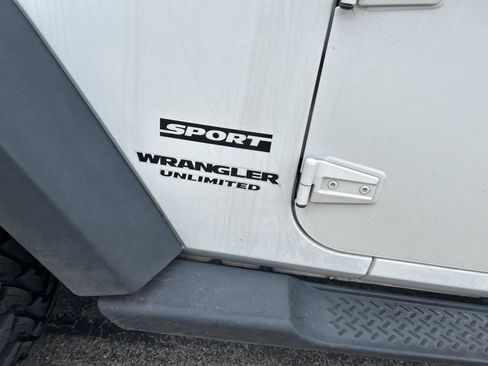 Used 2017 Jeep Wrangler Unlimited Sport w/ Quick Order Package 24S image 9