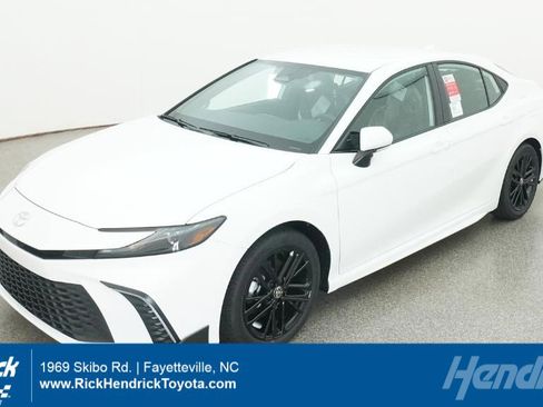 New 2026 Toyota Camry SE FWD image 1