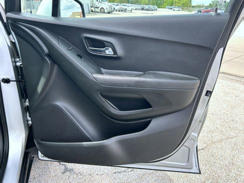 Certified 2019 Chevrolet Trax LS w/ Tint and Cruise Package AWD/4WD image 16