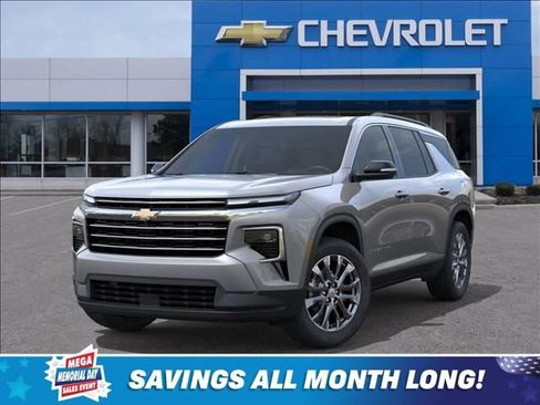 New 2026 Chevrolet Traverse LT w/ Sun and Wheel Package AWD/4WD image 6
