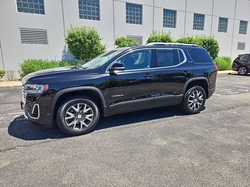Used 2023 GMC Acadia SLE w/ Driver Convenience Package FWD image 2