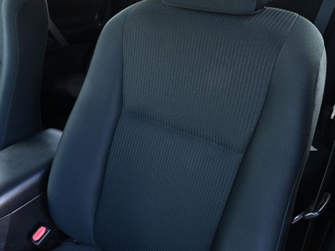 Used 2016 Toyota RAV4 LE image 10