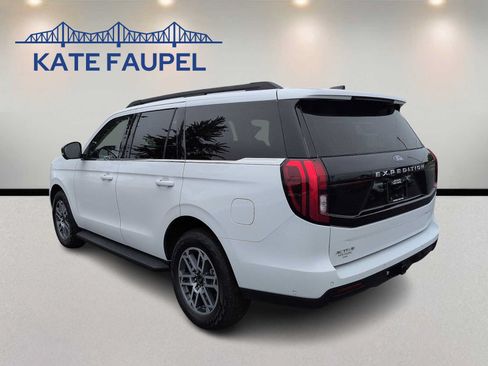 Certified 2025 Ford Expedition Active AWD/4WD image 5