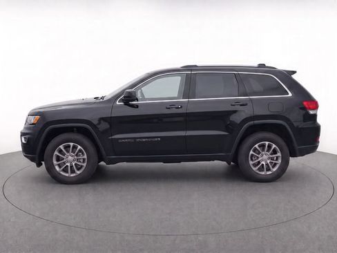 Used 2020 Jeep Grand Cherokee Laredo RWD image 4