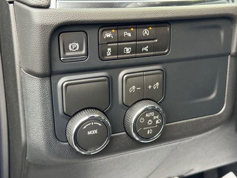 Used 2026 Chevrolet Tahoe Premier image 17