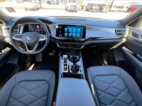 Used 2025 Volkswagen Atlas Cross Sport SE image 15