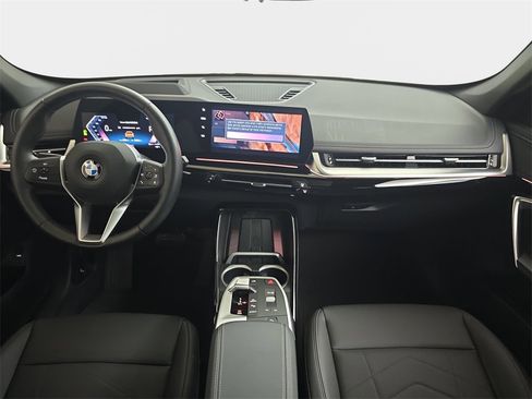 Used 2025 BMW X1 xDrive28i w/ Technology Package image 13