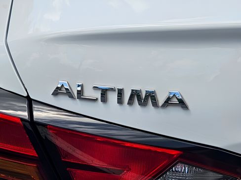 Used 2020 Nissan Altima 2.5 S FWD image 30
