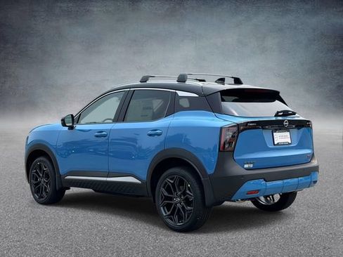 New 2026 Nissan Kicks SR w/ Cold Weather Package FWD image 4