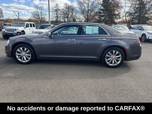 Used 2018 Chrysler 300 Limited w/ Safetytec Plus Group image 2