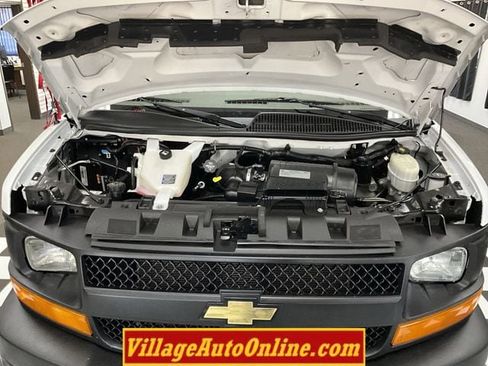 Used 2017 Chevrolet Express 2500 Extended RWD image 36