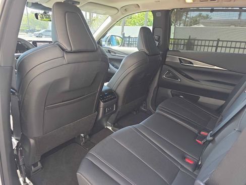 Certified 2026 INFINITI QX60 Luxe w/ Cargo Package FWD image 12