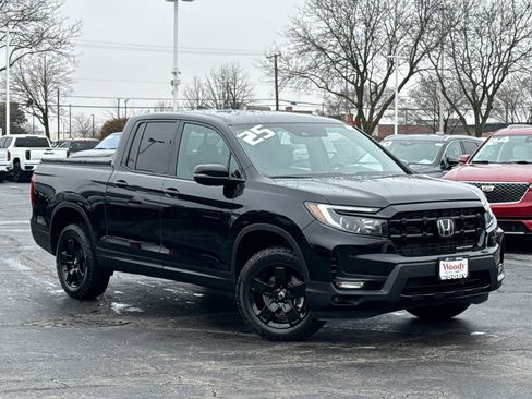 Used 2025 Honda Ridgeline Black Edition image 2