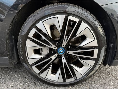 Certified 2025 BMW i5 xDrive40 w/ Premium Package image 18