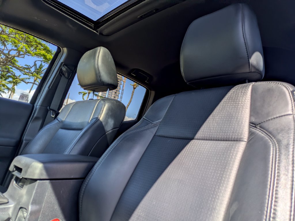Used 2023 Toyota Tacoma TRD Off-Road w/ TRD Premium Off Road Package AWD/4WD image 12