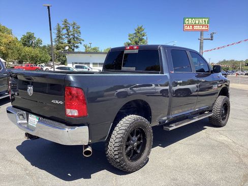Used 2017 RAM 2500 SLT AWD/4WD image 3