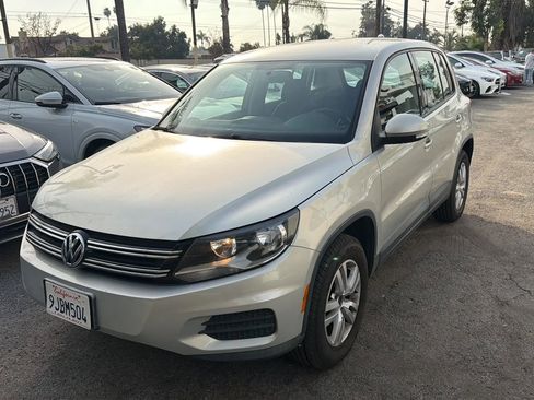 Used 2013 Volkswagen Tiguan S image 1
