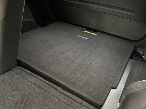 Used 2025 Nissan Rogue SV image 17