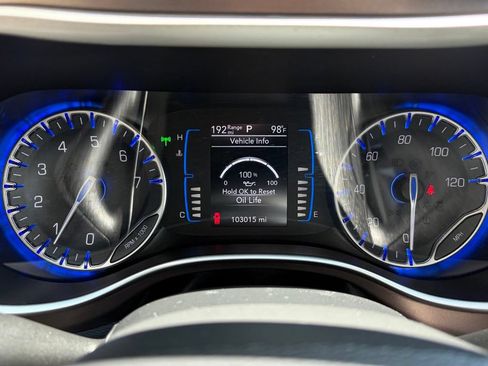 Used 2017 Chrysler Pacifica LX FWD image 10