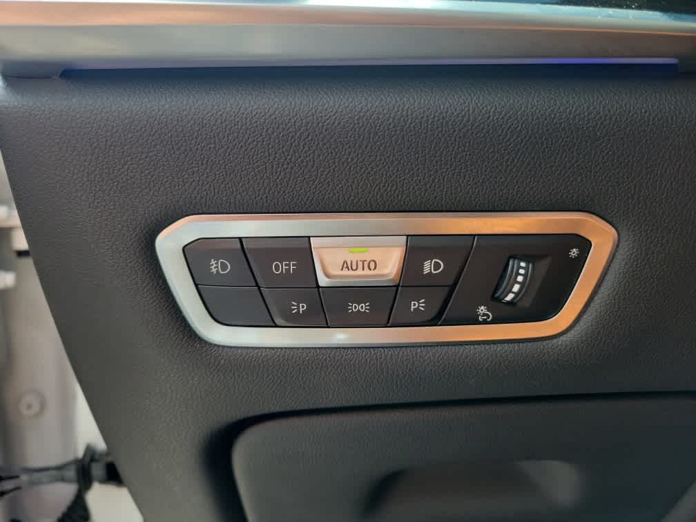Used 2019 BMW X7 xDrive50i w/ M Sport Package AWD/4WD image 22