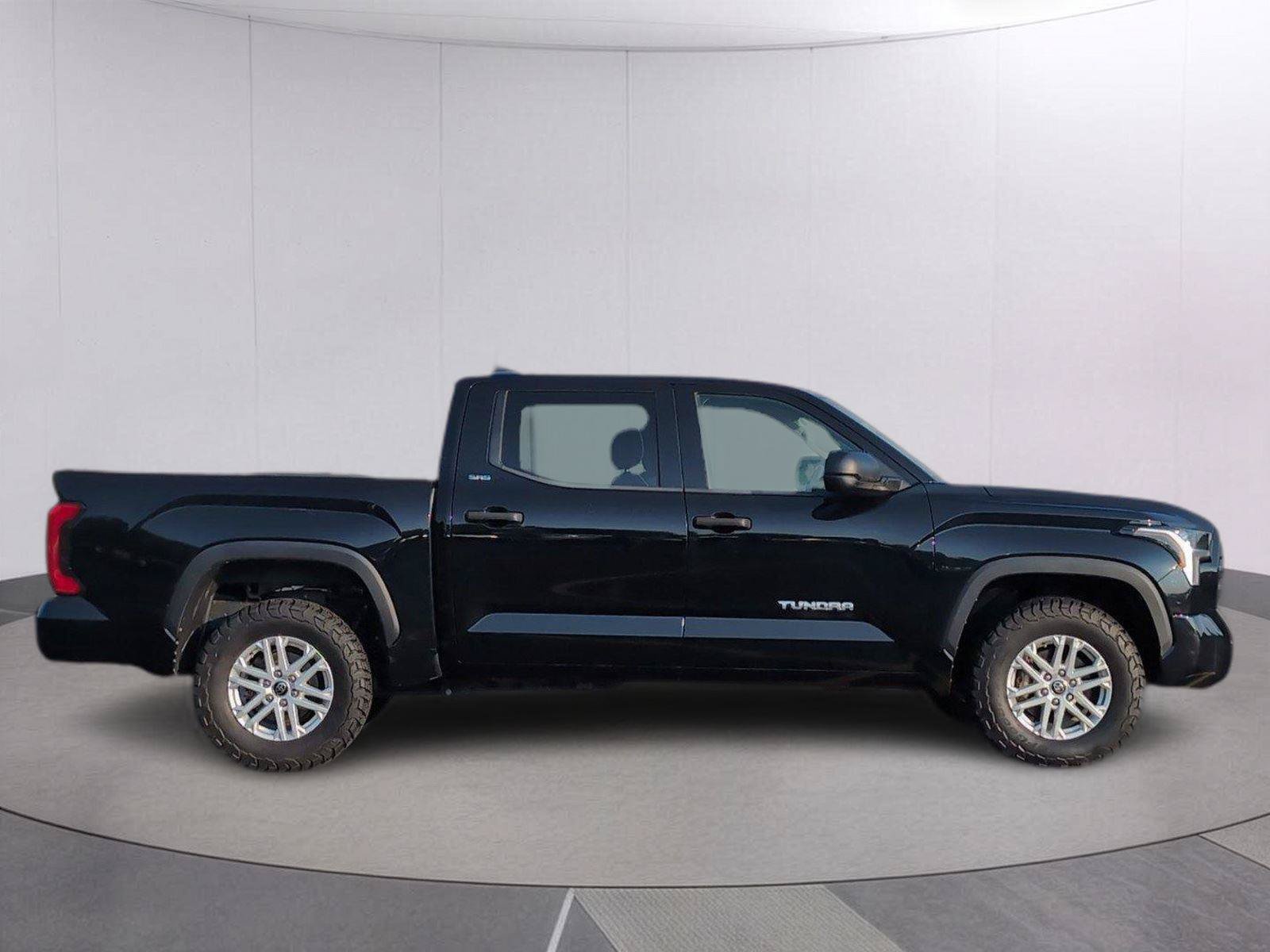 Used 2022 Toyota Tundra SR5 AWD/4WD image 7