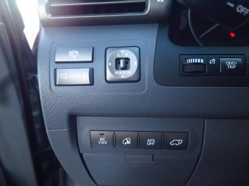 Used 2008 Lexus LX 570 4WD w/ Technology Pkg image 36