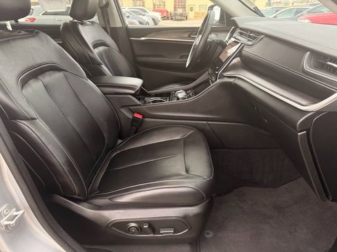 Used 2022 Jeep Grand Cherokee L Limited image 22