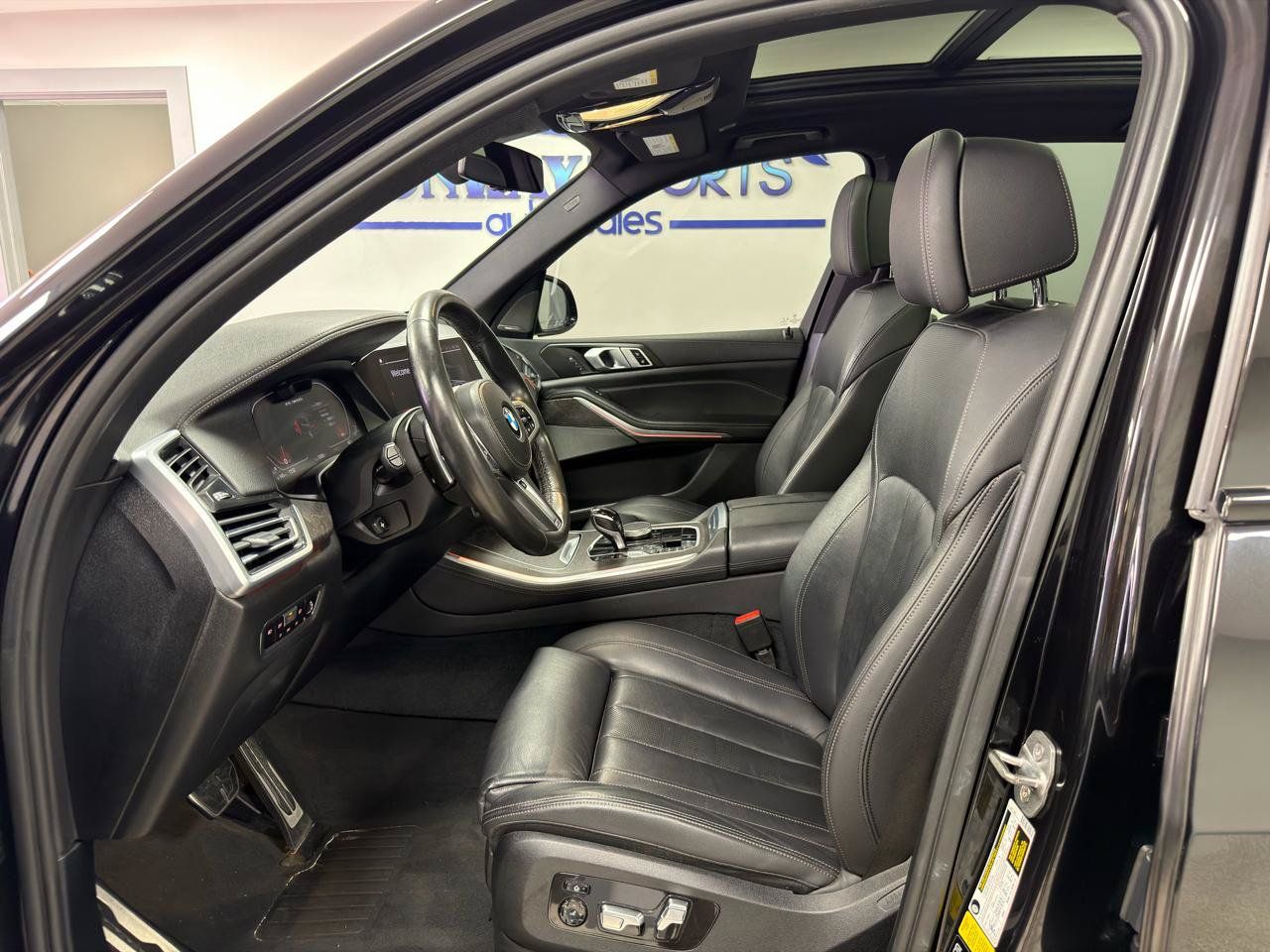 Used 2020 BMW X5 M50i AWD/4WD image 9