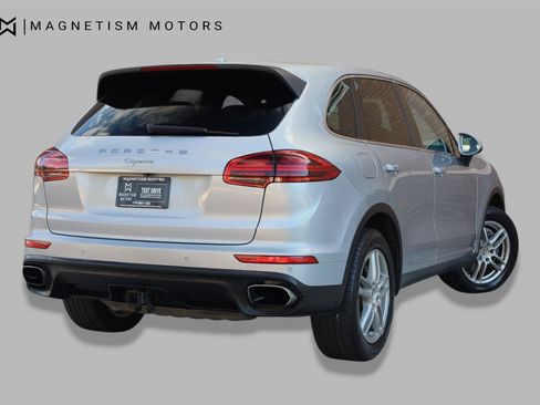 Used 2016 Porsche Cayenne AWD/4WD image 8