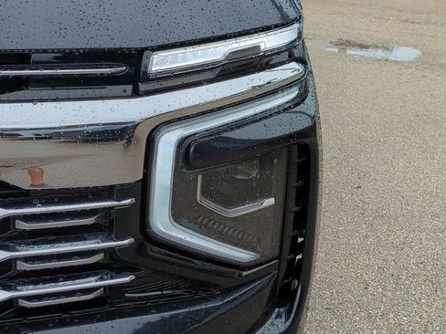 Used 2025 Chevrolet Suburban Premier AWD/4WD image 10