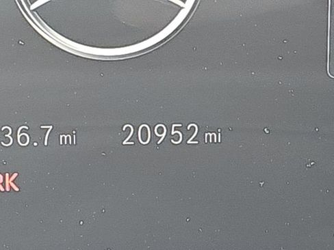 Used 2024 Mercedes-Benz GLE 350 4MATIC w/ Driver Assistance Package image 13