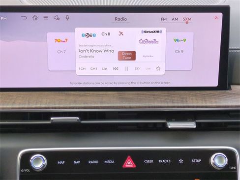 Certified 2025 Genesis GV80 2.5T Select image 16