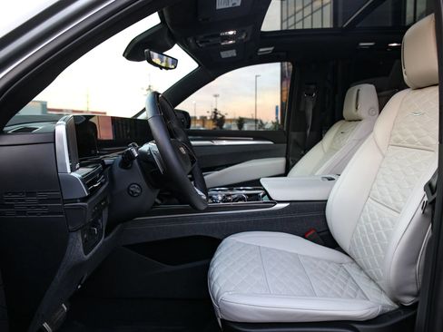 Used 2025 Cadillac Escalade V w/ LPO, ONYX Package AWD/4WD image 24