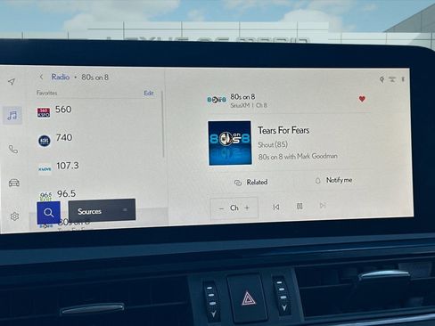 Used 2025 Lexus ES 300h w/ Luxury Package image 24