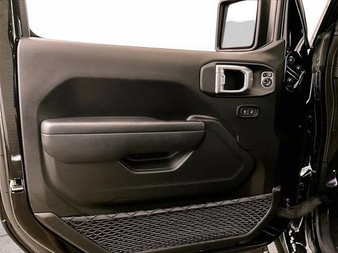 Used 2025 Jeep Gladiator Sport AWD/4WD image 22