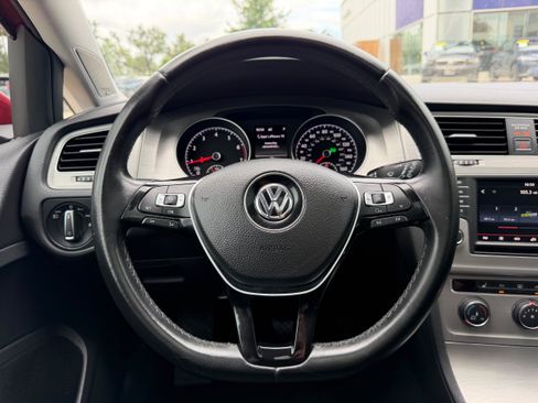 Used 2016 Volkswagen Golf SE w/ Lighting Package FWD image 17