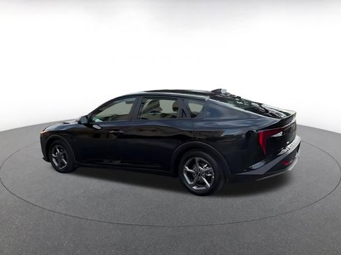 Used 2025 Kia K4 LXS image 13
