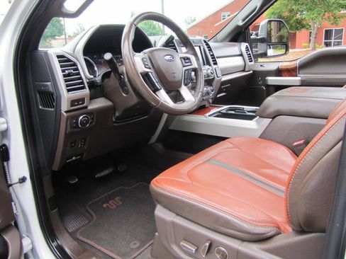 Used 2019 Ford F250 King Ranch w/ King Ranch Ultimate Package AWD/4WD image 14