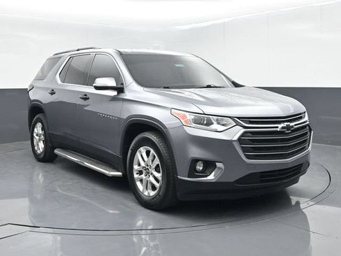 Used 2019 Chevrolet Traverse LT FWD image 1