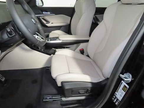 Used 2025 BMW X1 xDrive28i w/ Technology Package AWD/4WD image 12
